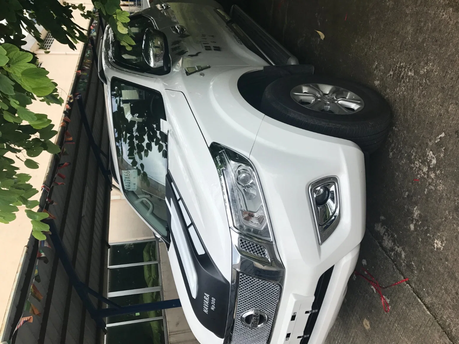 Car Accessories Chrome Head Light Cover for Nissa Navara /Np300 2014