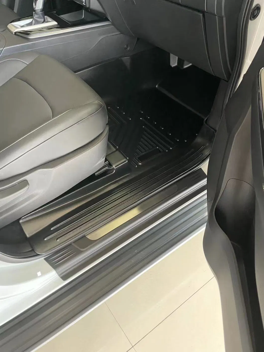 Door Sill Scuff Plate for Isuzu D-Max 2020